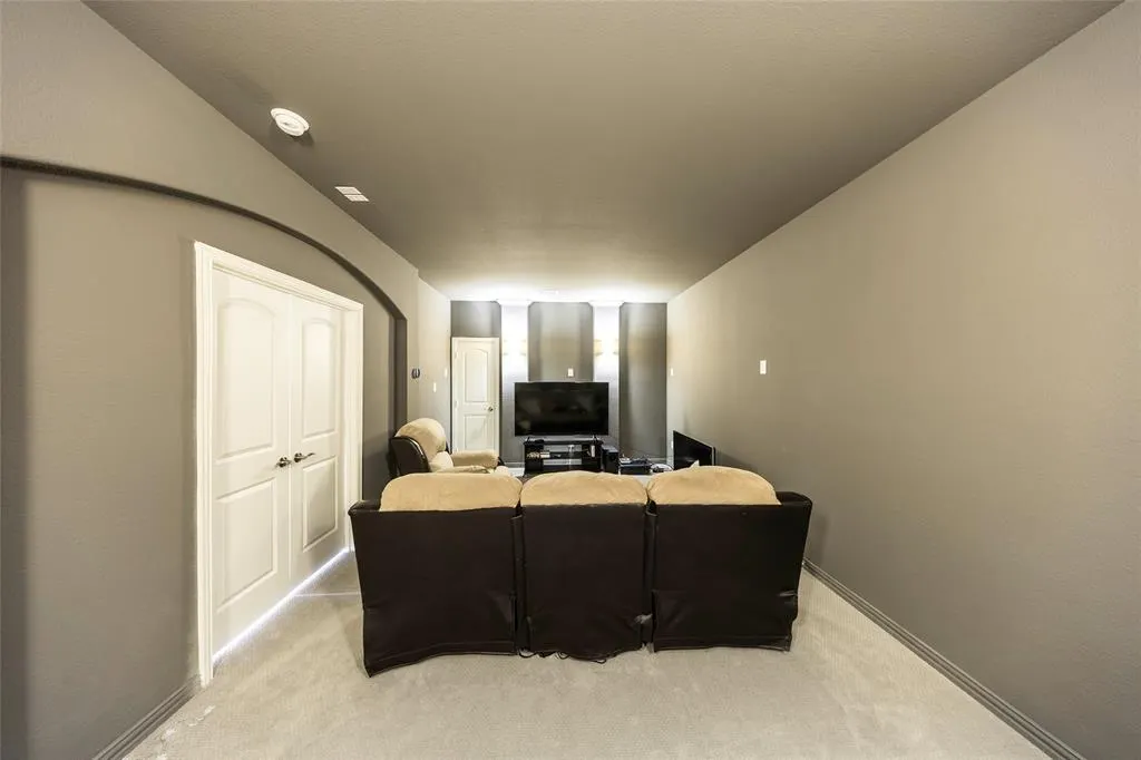 2040 Farmhouse Way