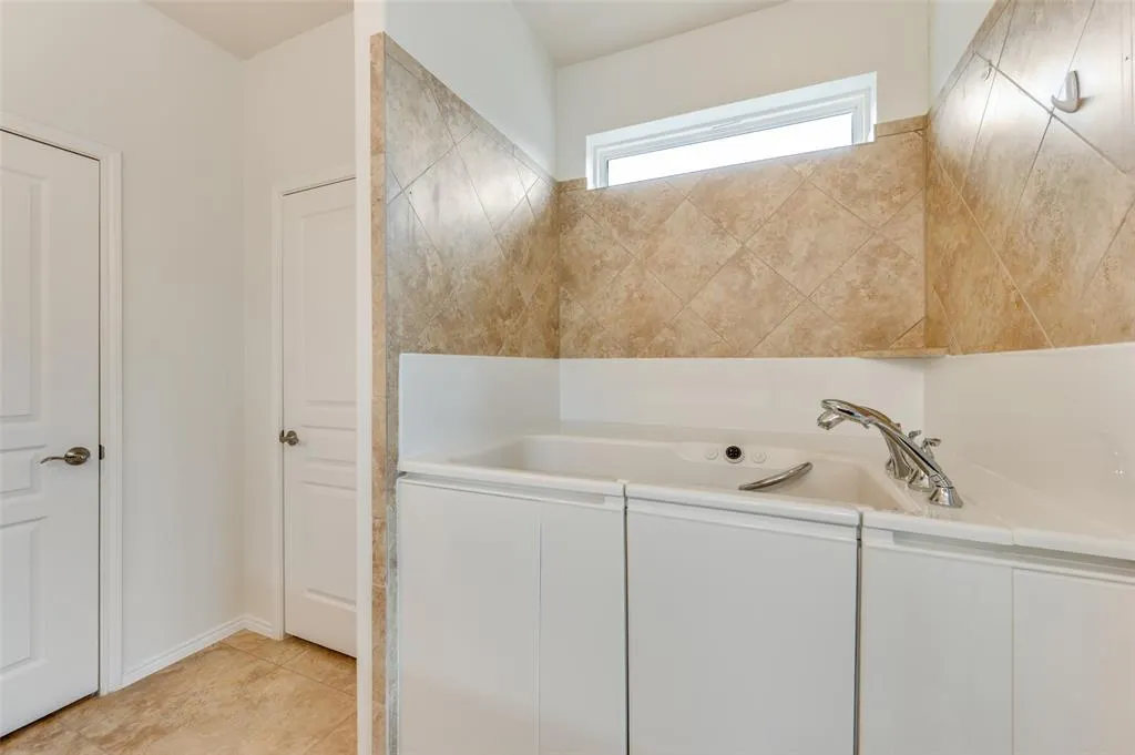 6445 Paragon Drive