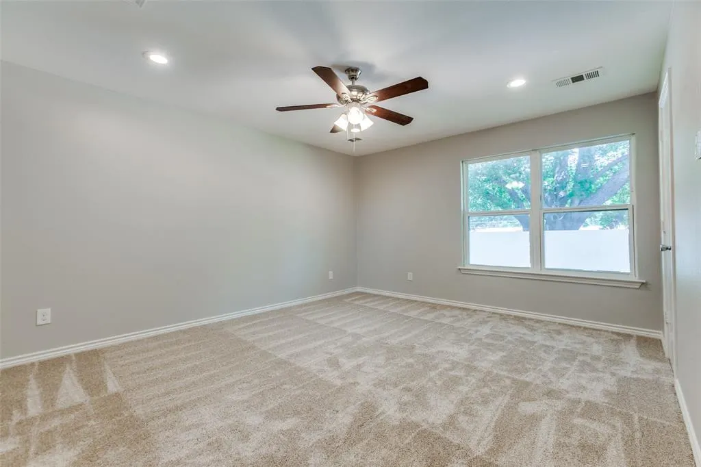 1135 La Mesa Drive