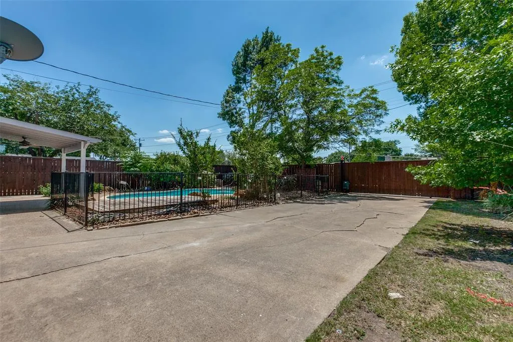 1135 La Mesa Drive