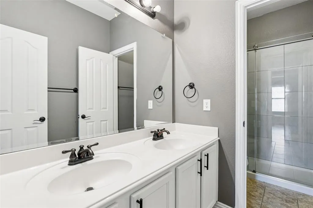 2425 Thunderbrook Drive
