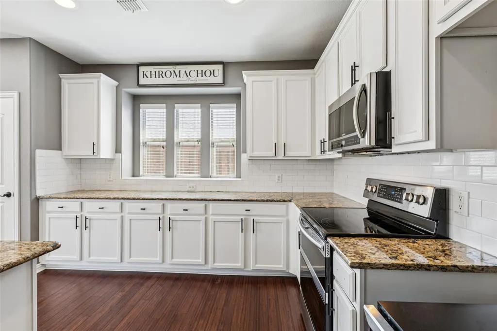 2425 Thunderbrook Drive