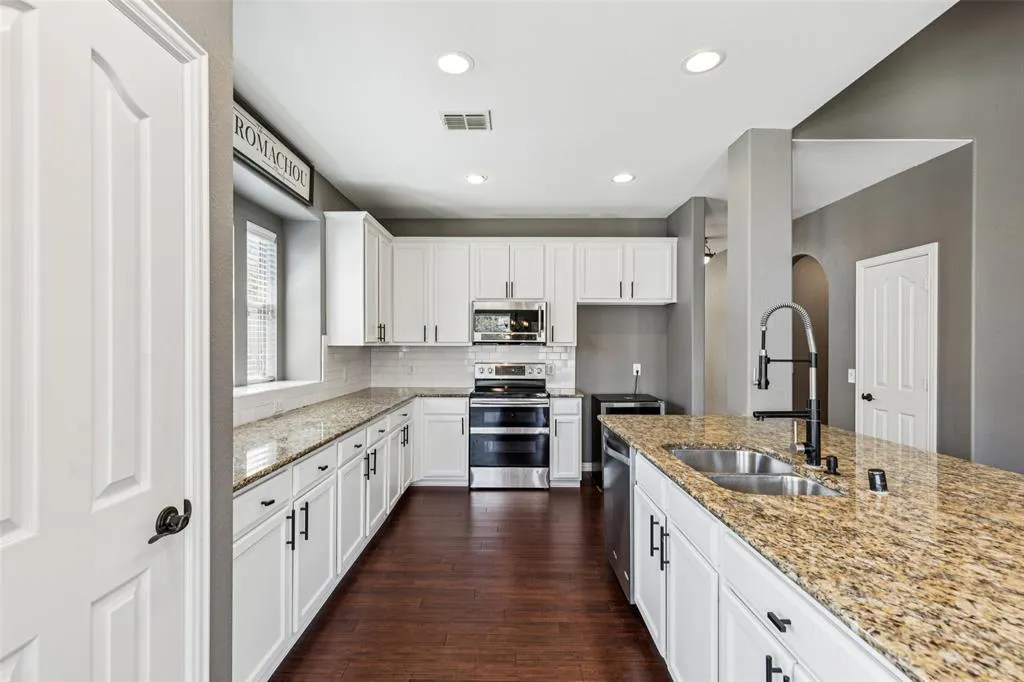 2425 Thunderbrook Drive