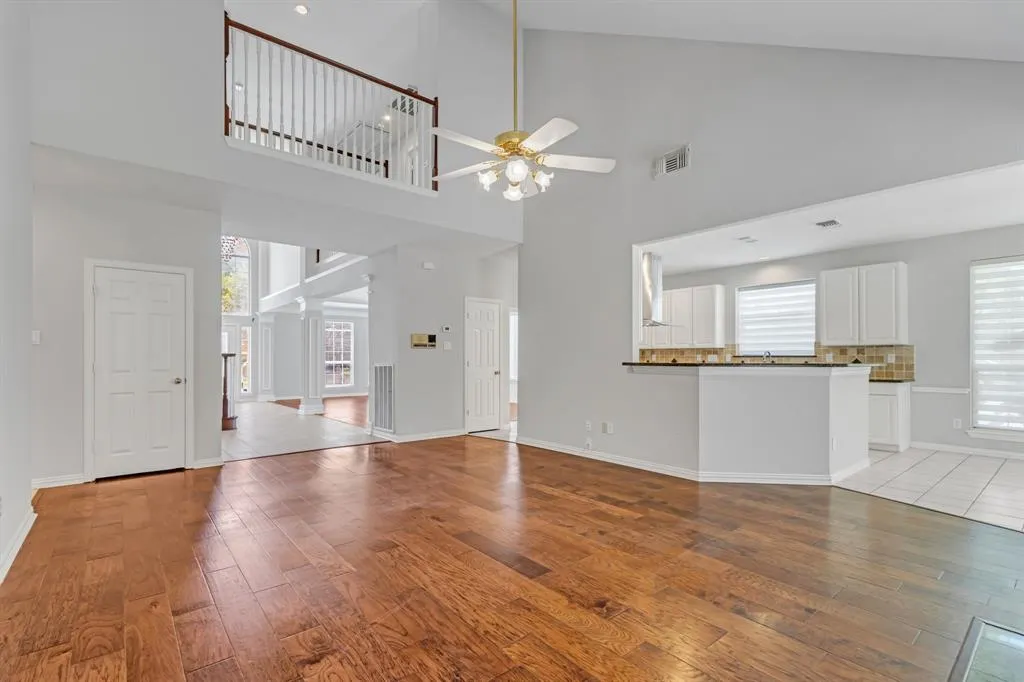 4001 Mayflower Lane