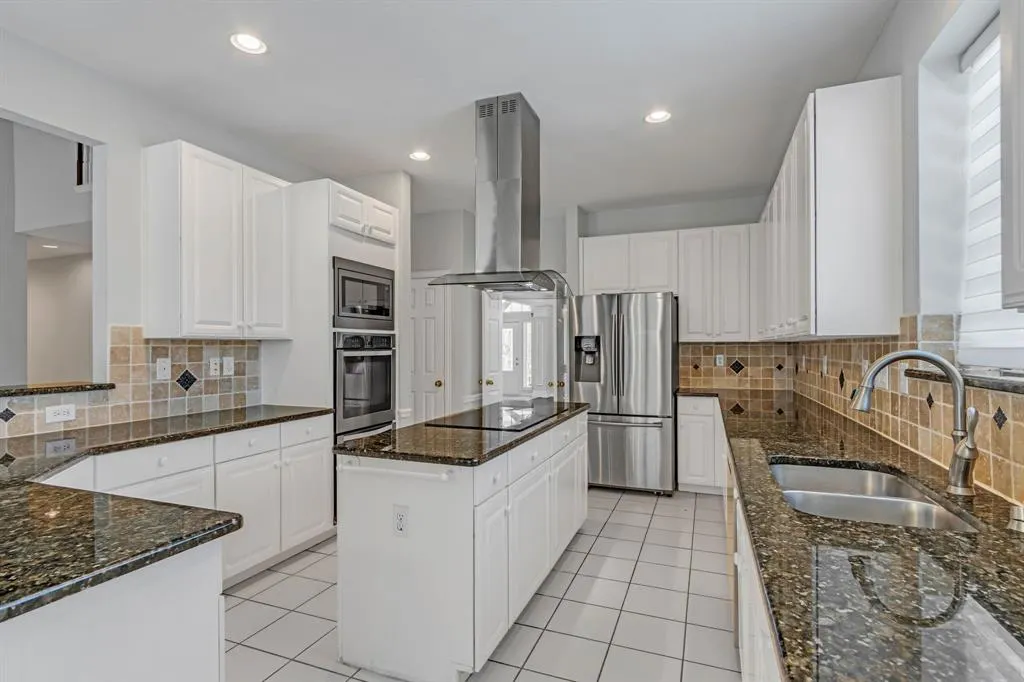 4001 Mayflower Lane