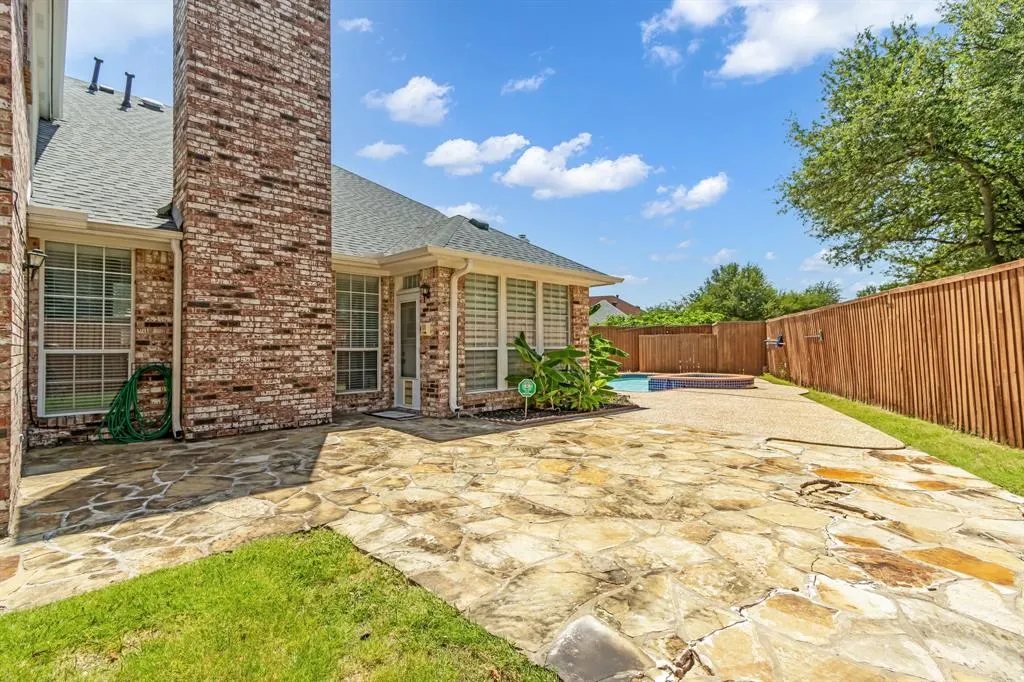 4001 Mayflower Lane