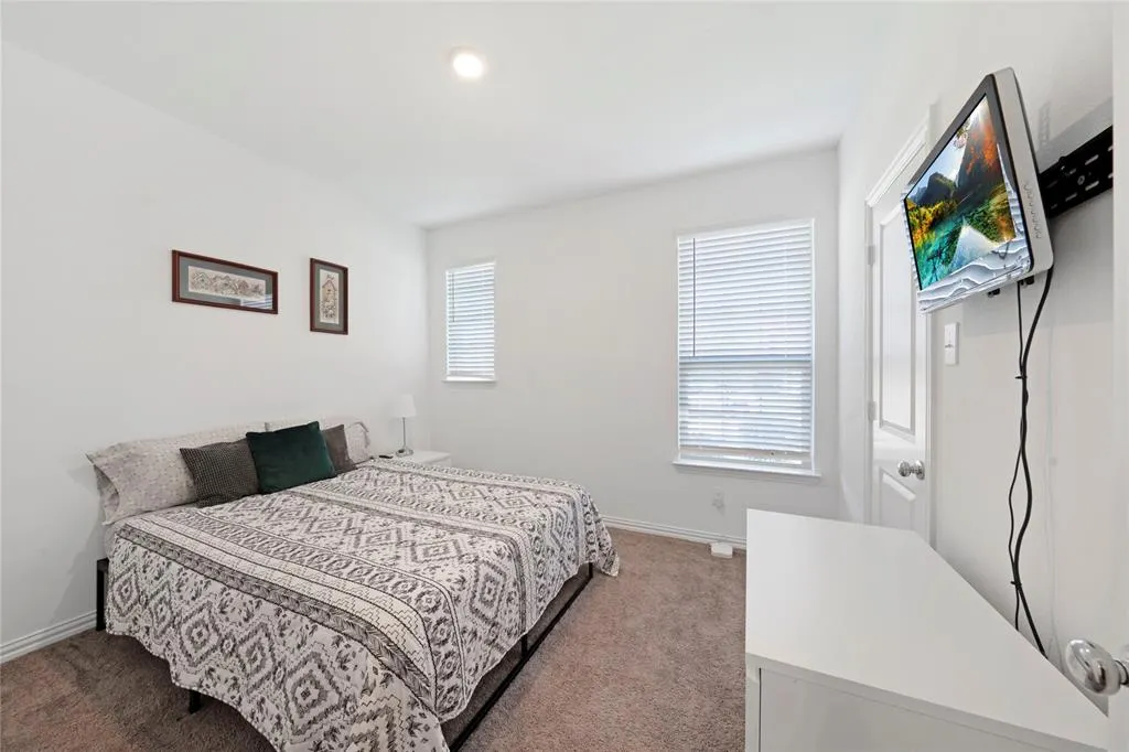 1405 Crescent View Drive