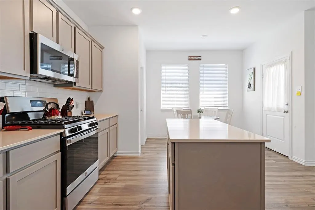 1405 Crescent View Drive