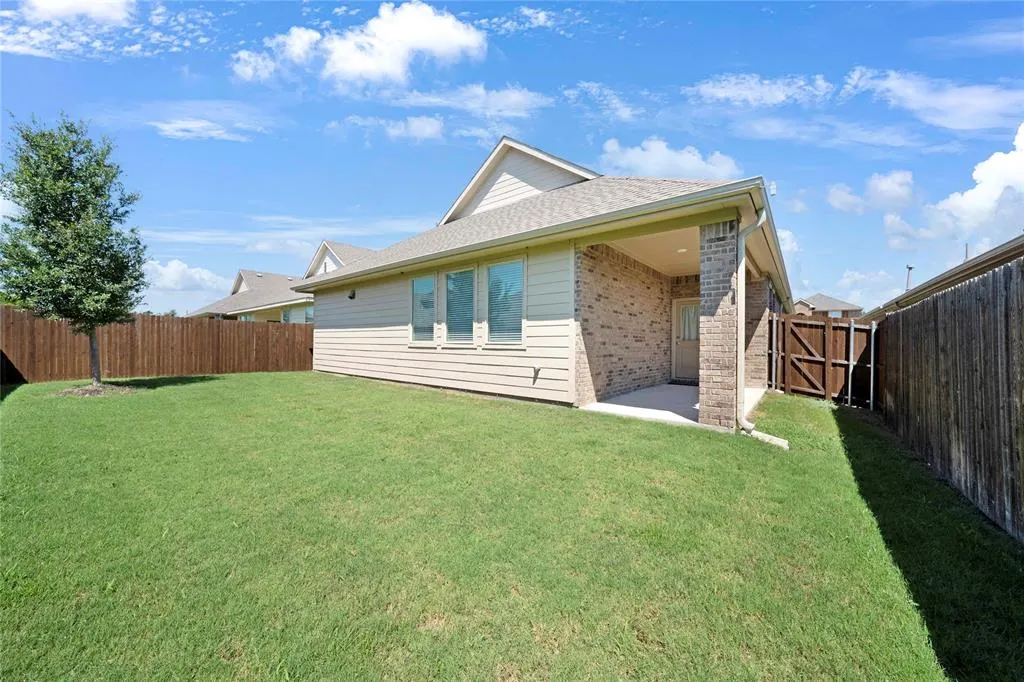 1405 Crescent View Drive