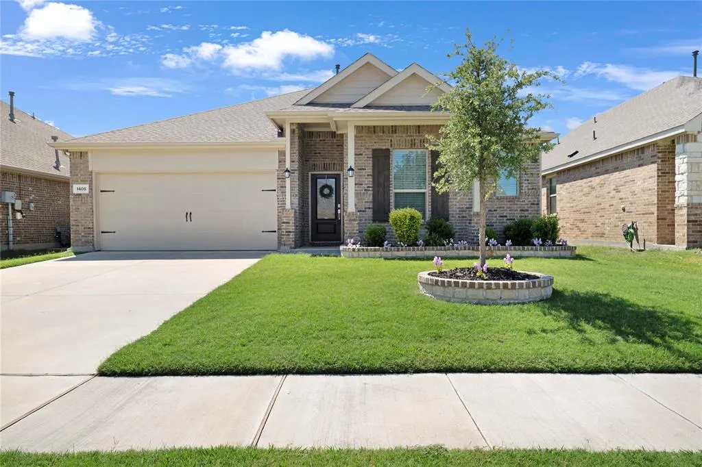 1405 Crescent View Drive