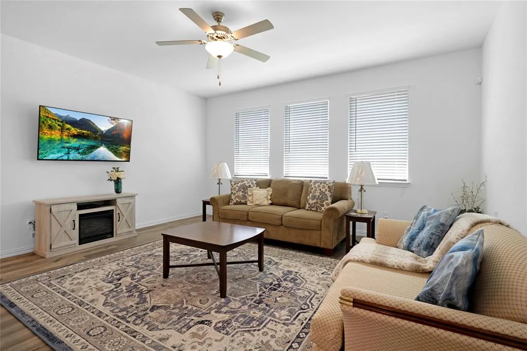 1405 Crescent View Drive