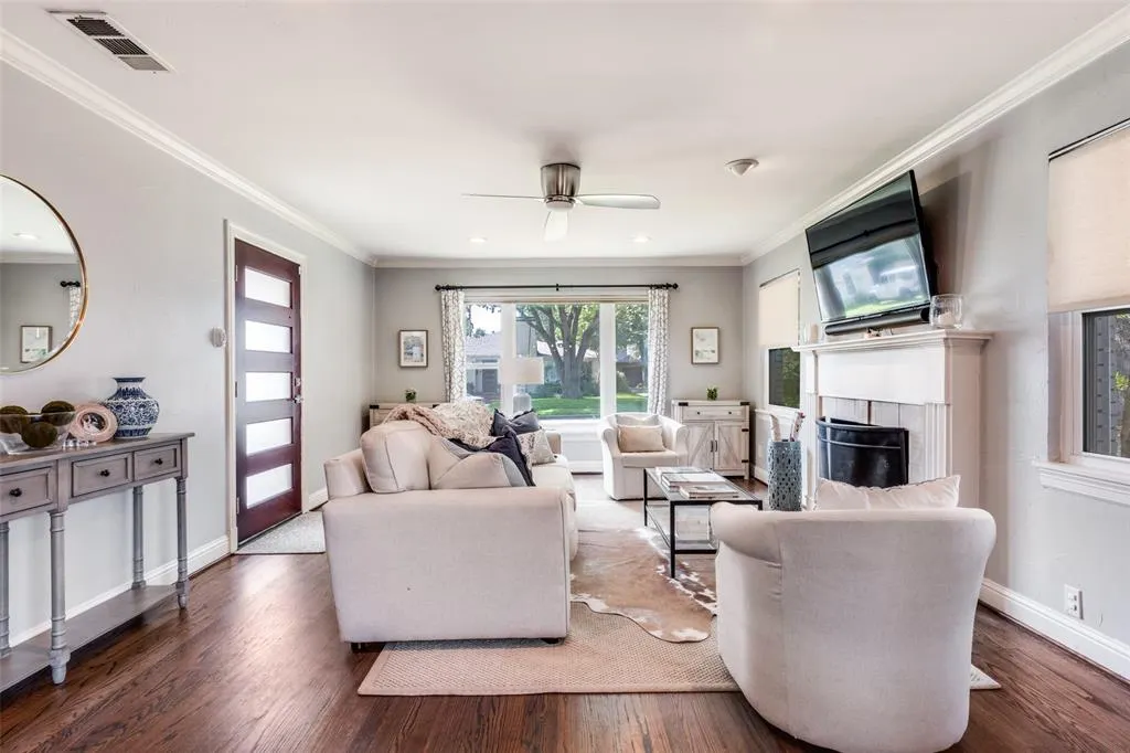 6135 Anita Street