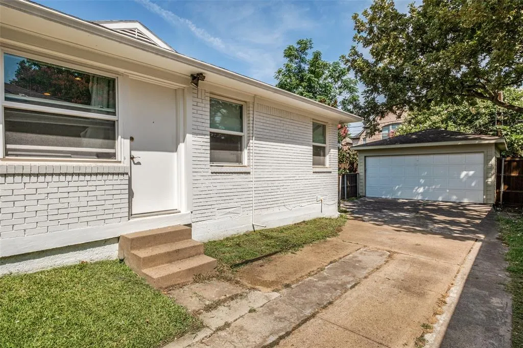 6135 Anita Street