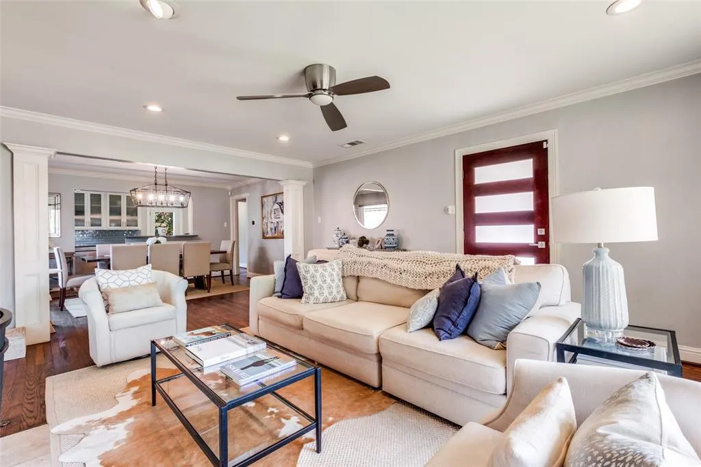 6135 Anita Street