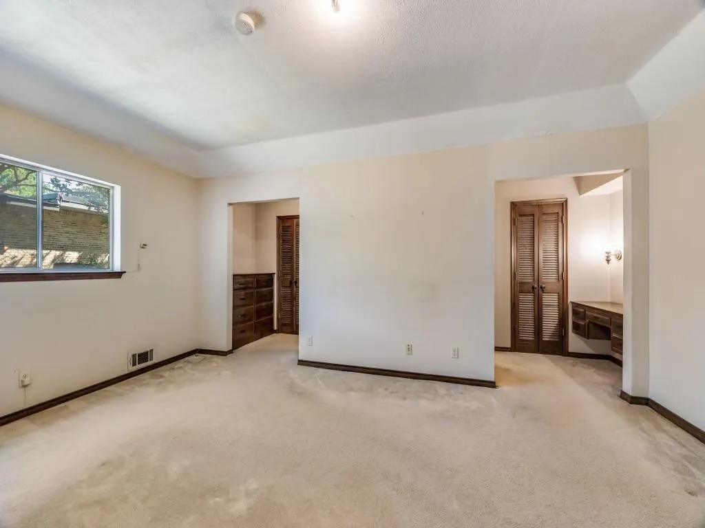 2412 Grandview Drive