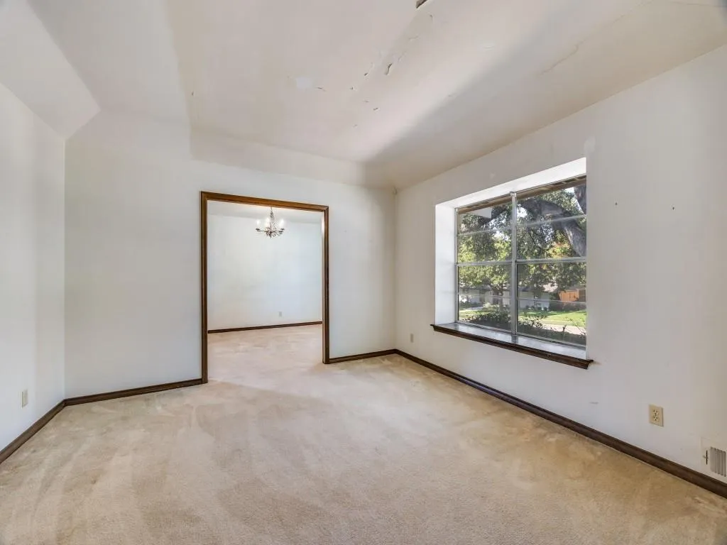 2412 Grandview Drive