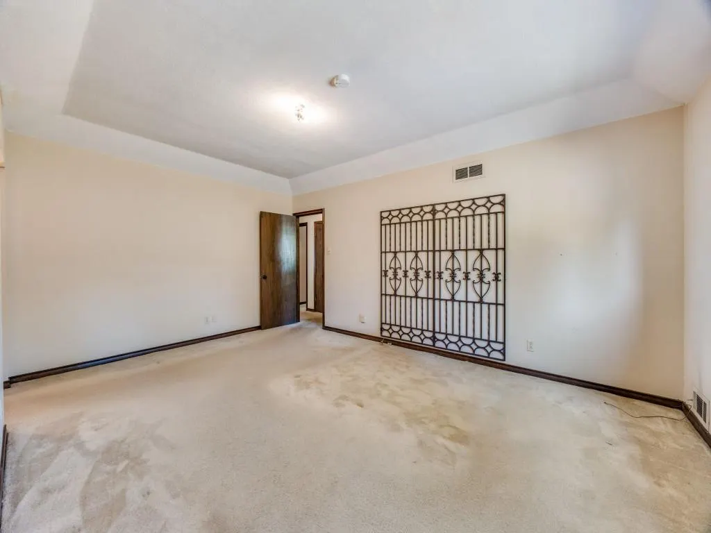 2412 Grandview Drive
