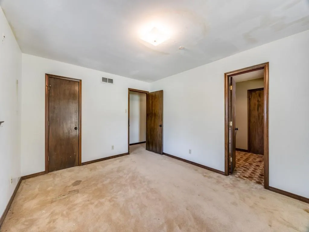 2412 Grandview Drive