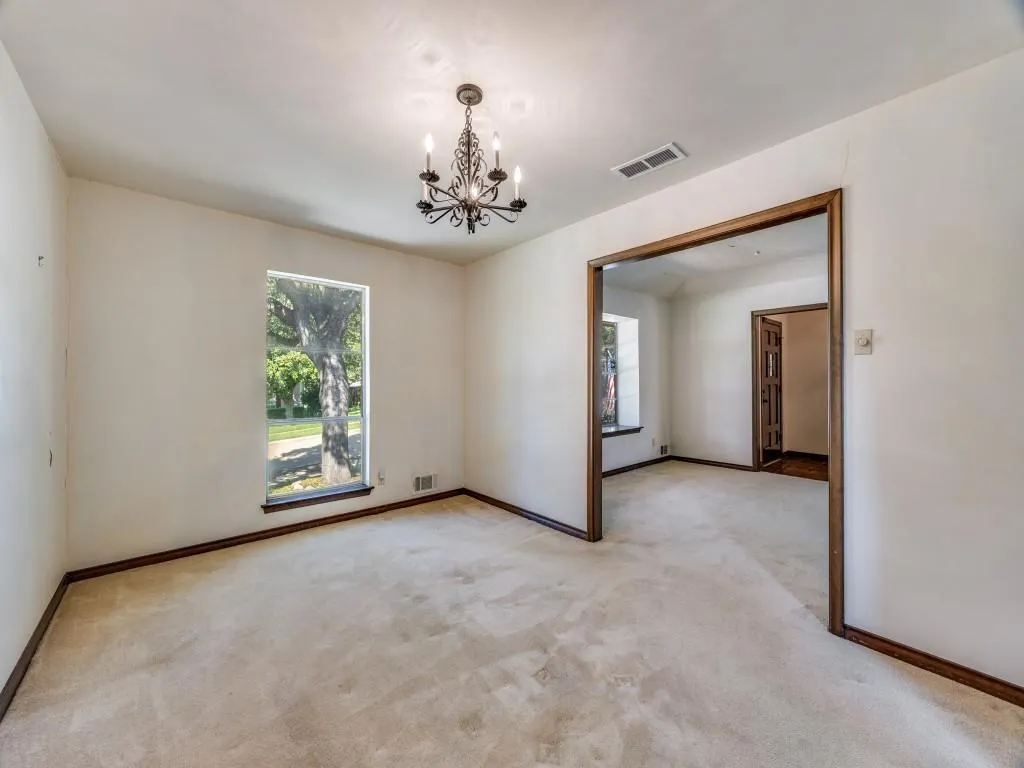 2412 Grandview Drive
