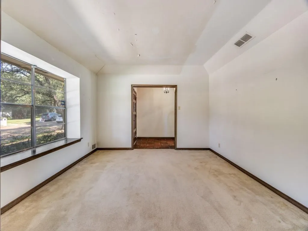 2412 Grandview Drive