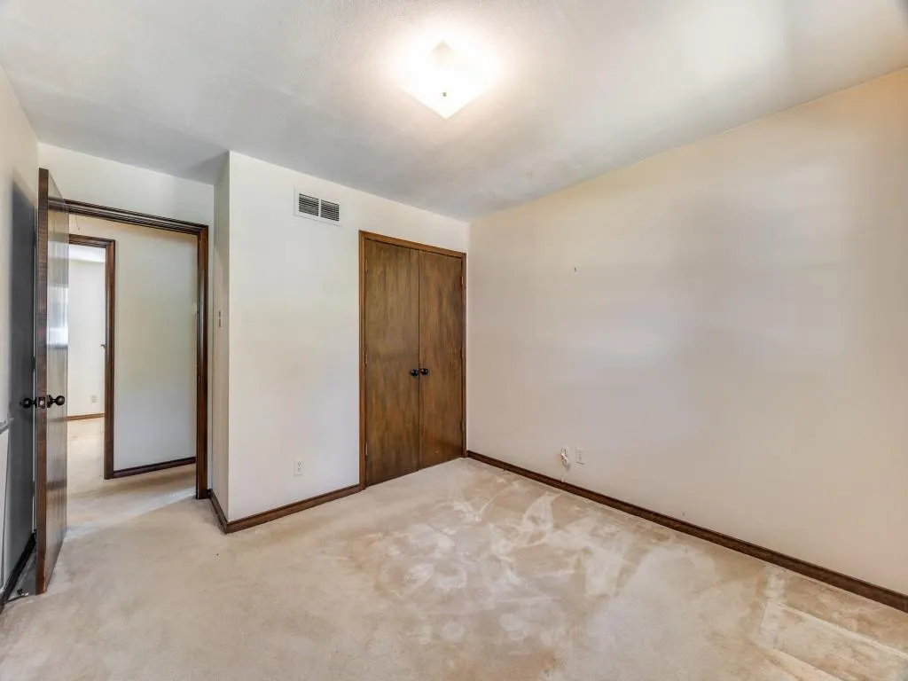 2412 Grandview Drive