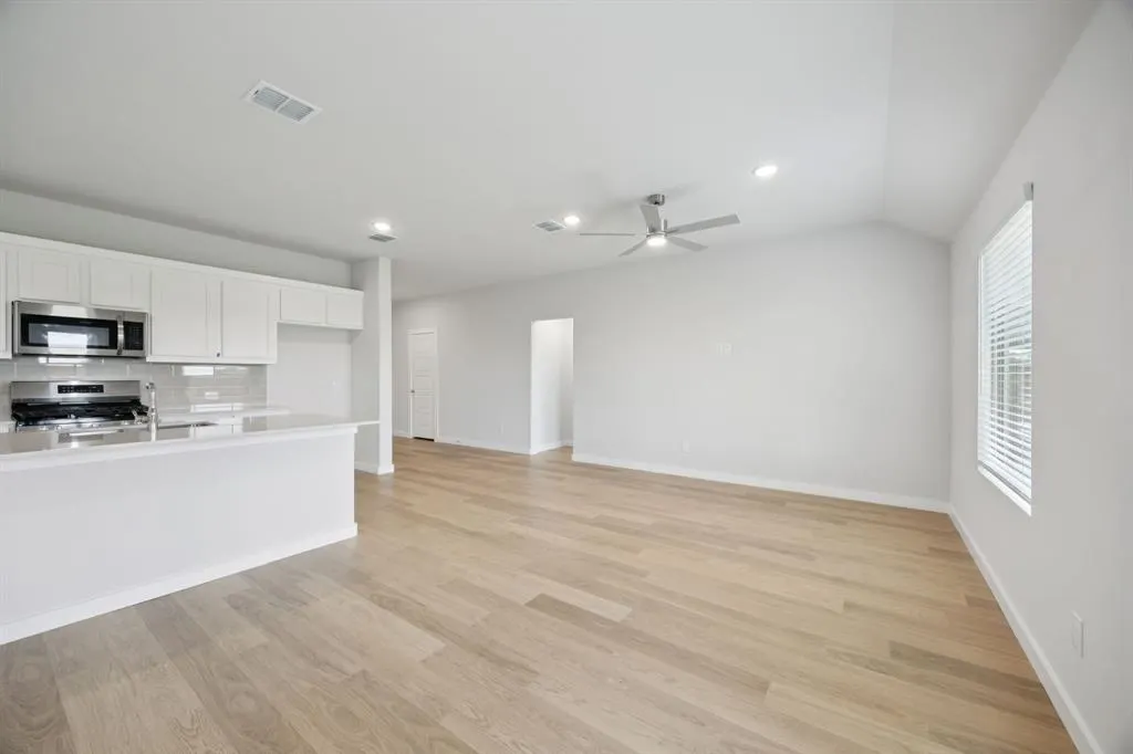 512 Regency Court