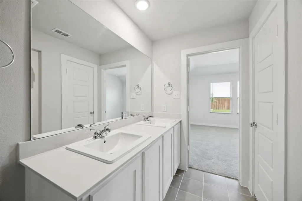 512 Regency Court