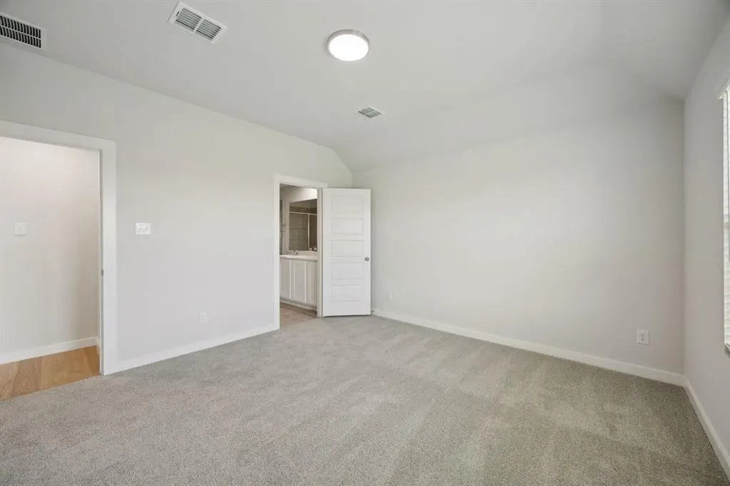512 Regency Court