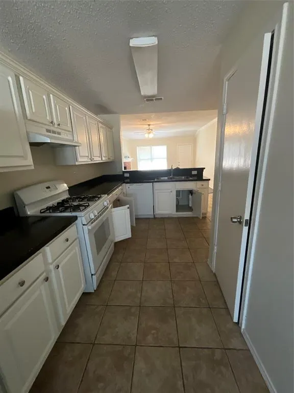 1001 Ridgecrest Drive