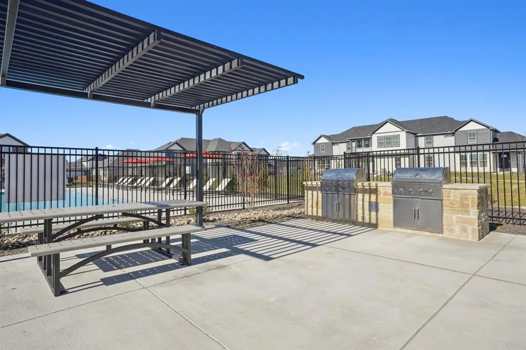 808 Paradise Place