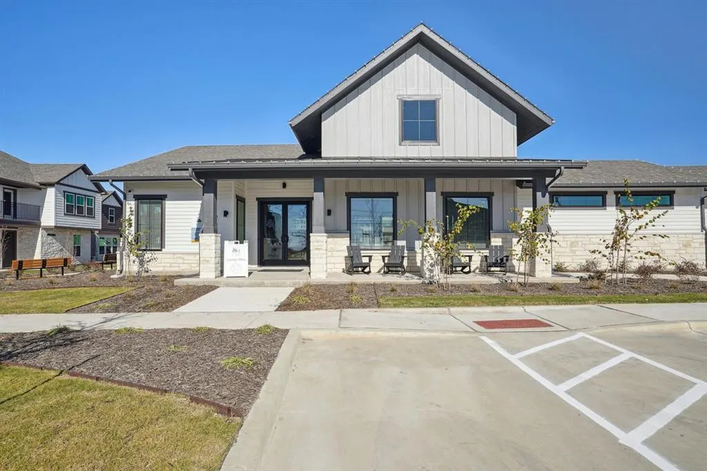 808 Paradise Place