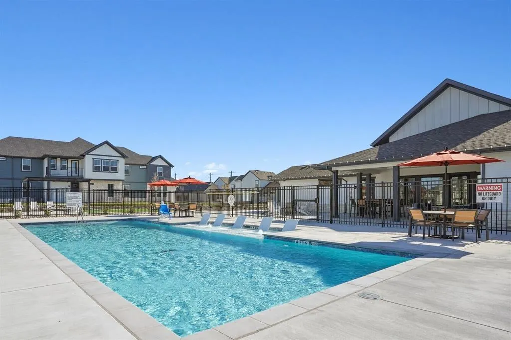 808 Paradise Place