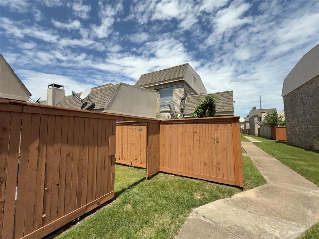 145 Trellis Place
