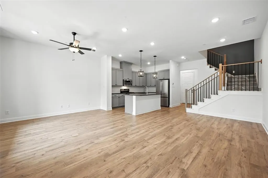 2528 Campden Mews