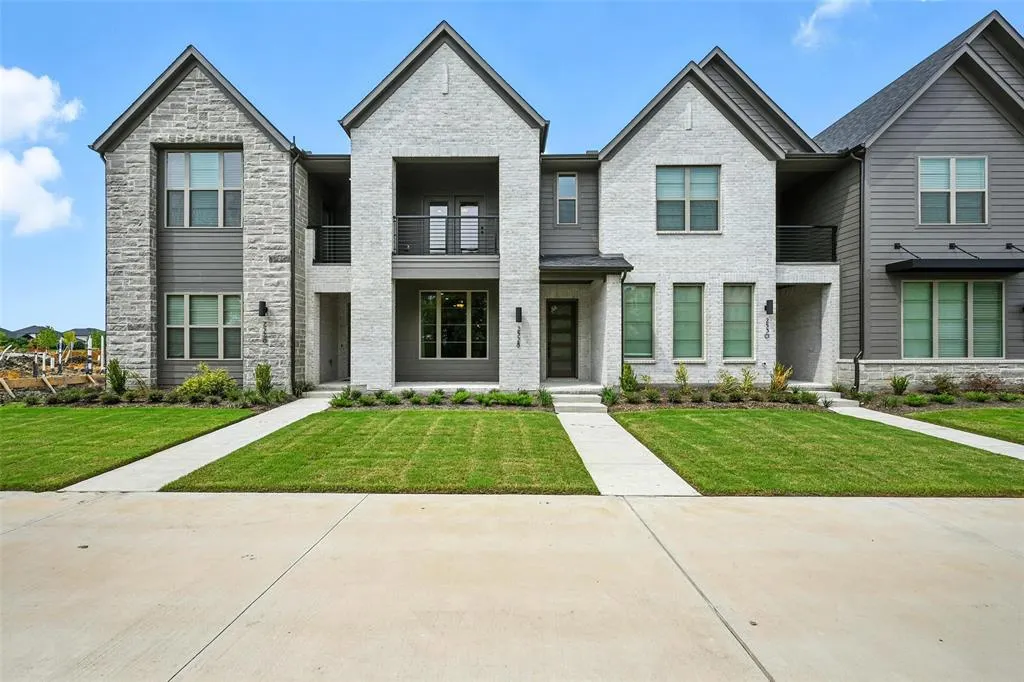 2528 Campden Mews