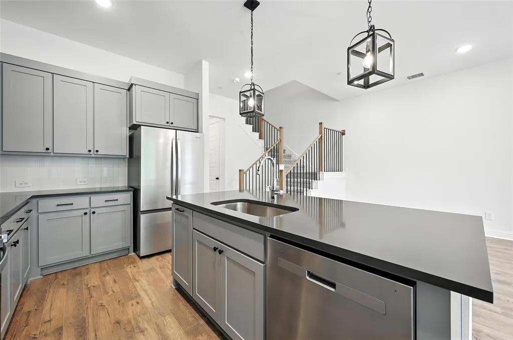 2528 Campden Mews