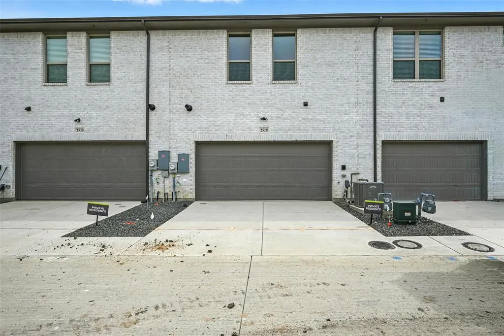 2528 Campden Mews