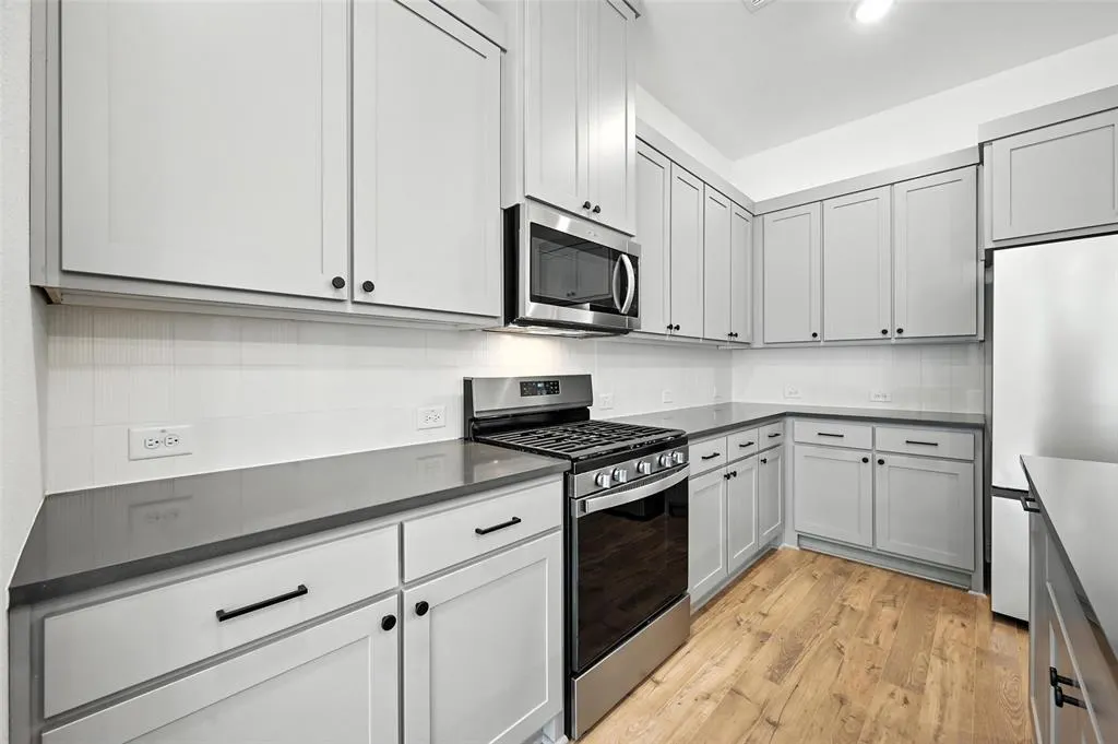 2528 Campden Mews