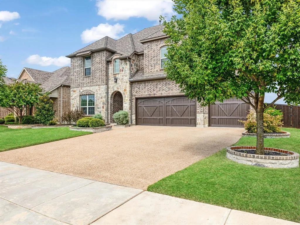 990 Waterview Drive