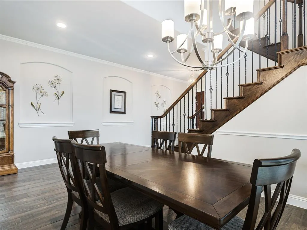 990 Waterview Drive