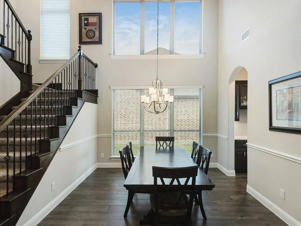 990 Waterview Drive