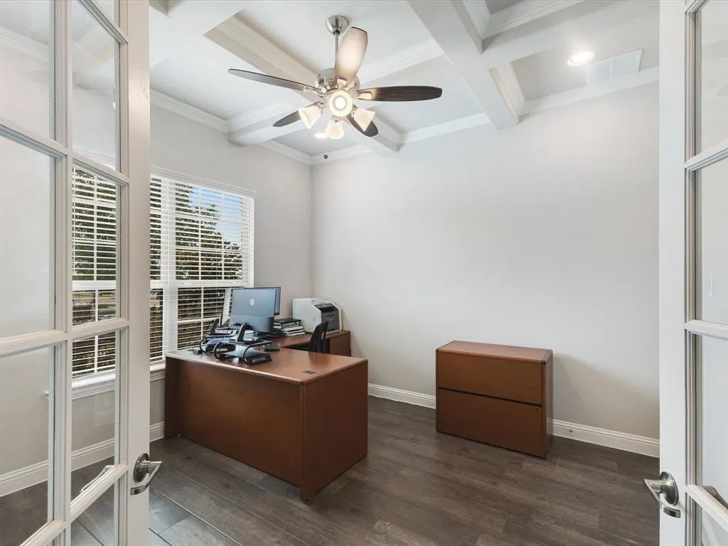990 Waterview Drive
