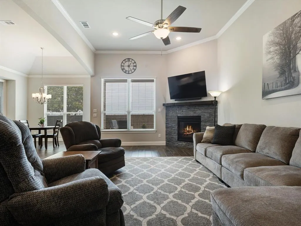 990 Waterview Drive