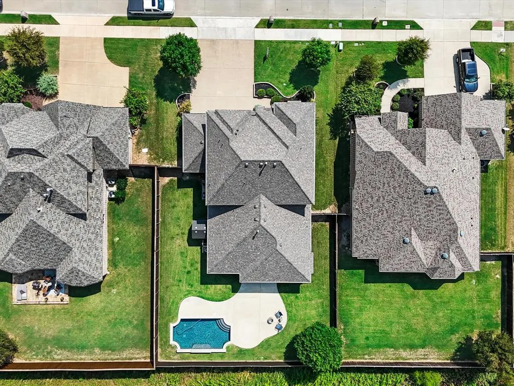990 Waterview Drive