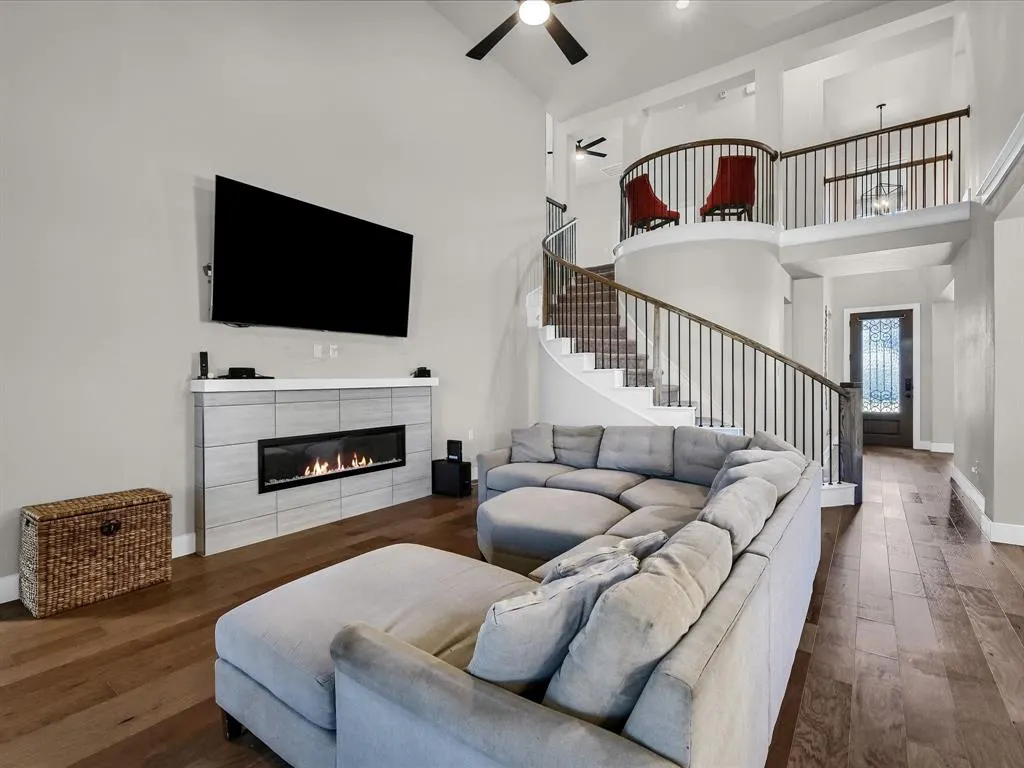 6221 Muller Creek Drive