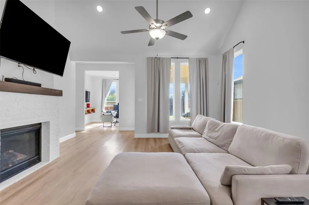 3900 Bamboo Trail