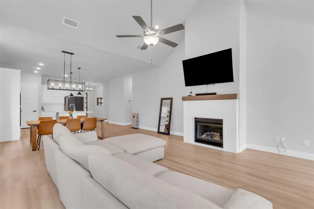 3900 Bamboo Trail