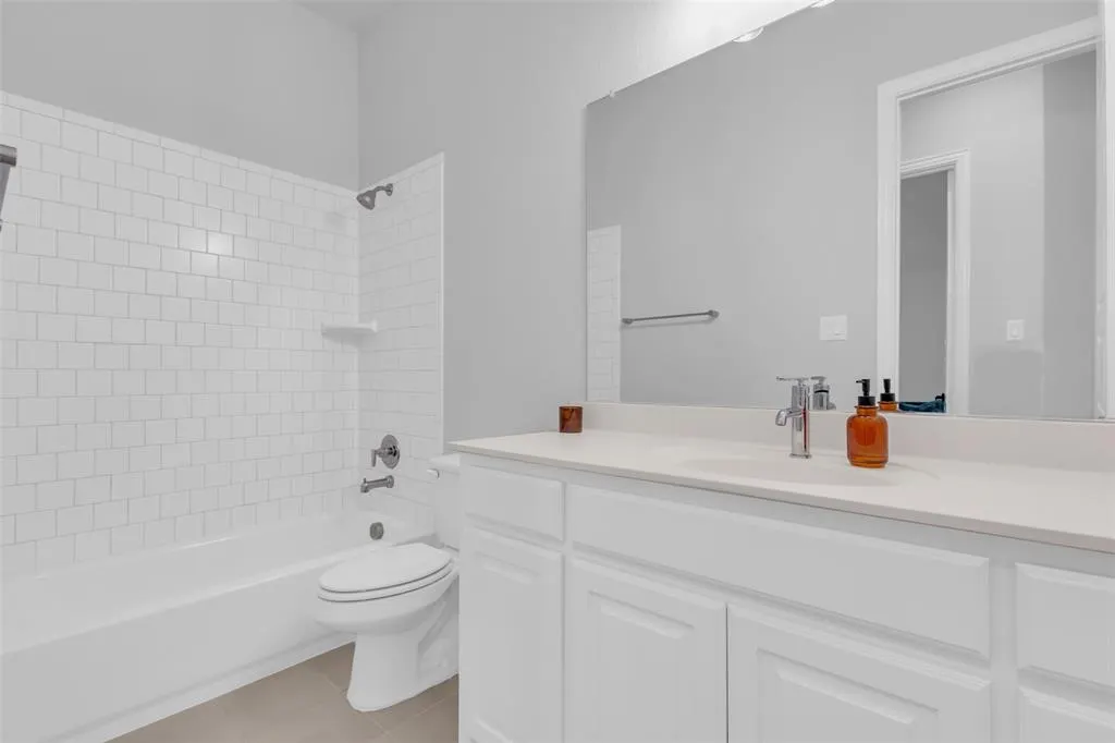 3900 Bamboo Trail