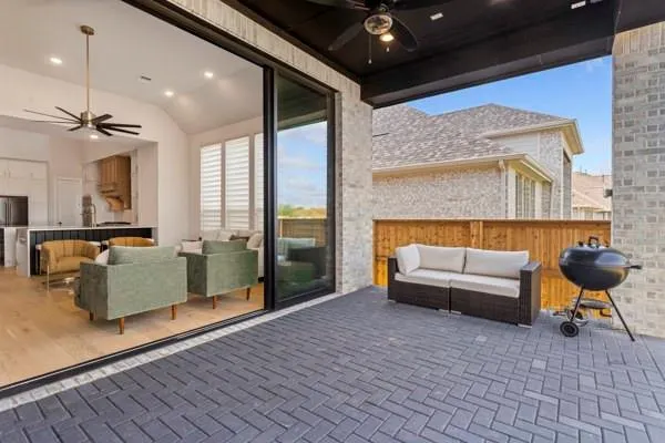 2432 Rose Run Way