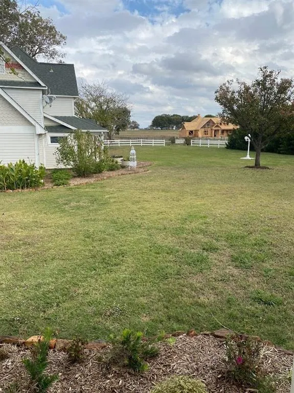 1425 Lone Star Road, #B
